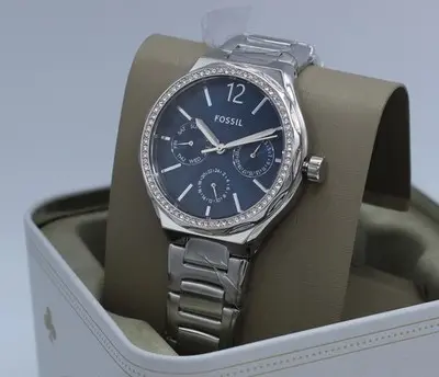 BQ3720 שעון פוסיל לנשים | לוח כחול מיוחד כולל תאריכון ימים | באזל משובץ זרקונים | מלאי מוגבל | שנתיים אחריות | Fossil Eevie Women';s Silver Stainless Steel Watch. BQ3720