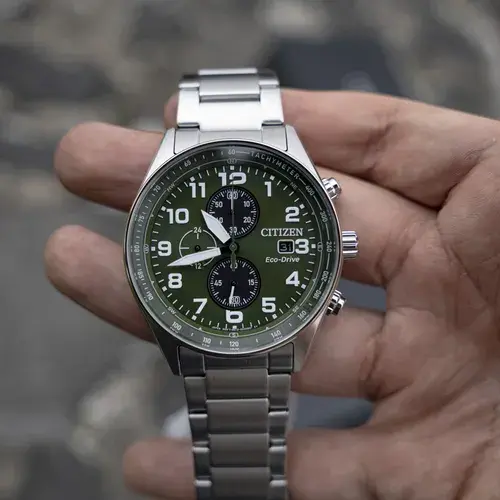 CA0770-56X שעון סיטיזן אקו דרייב סולארי לגברים | דגם חדש ומיוחג בלוח ירוק זרחני עם מספרים | שנתיים אחריות Citizen Eco Drive Chronograph 43mm Mens Watch Green CA0770-56X