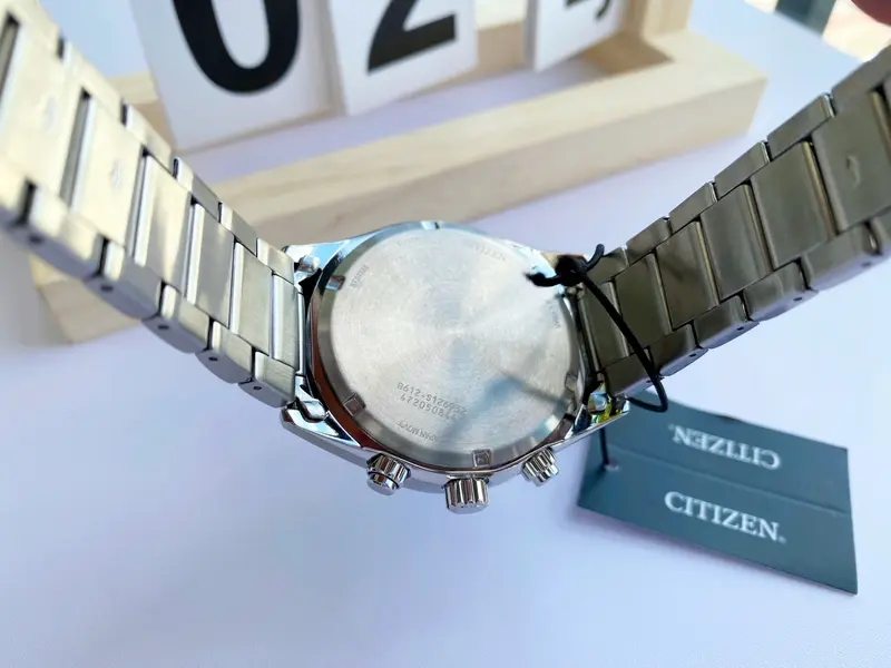 CA0770-56X שעון סיטיזן אקו דרייב סולארי לגברים | דגם חדש ומיוחג בלוח ירוק זרחני עם מספרים | שנתיים אחריות Citizen Eco Drive Chronograph 43mm Mens Watch Green CA0770-56X