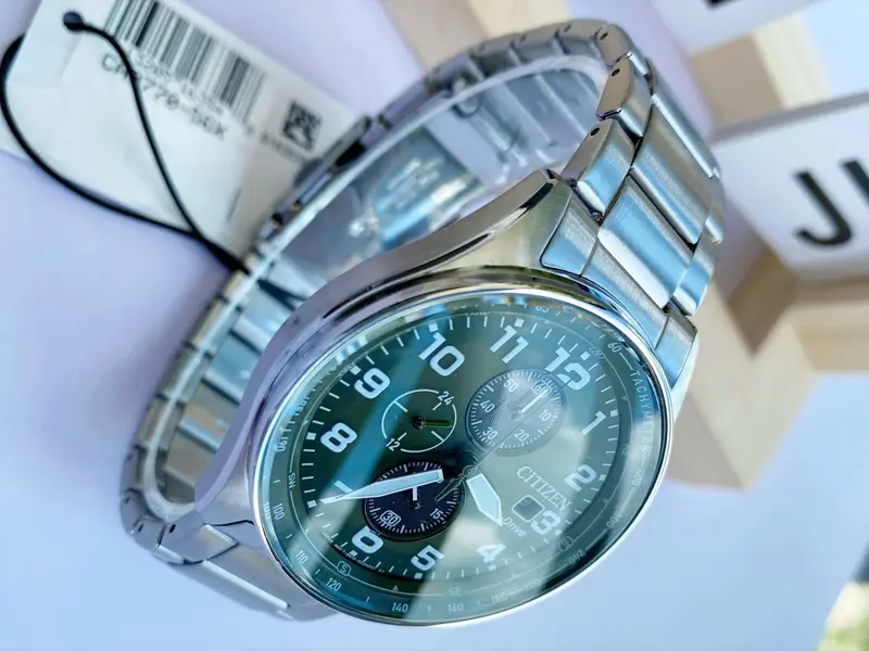 CA0770-56X שעון סיטיזן אקו דרייב סולארי לגברים | דגם חדש ומיוחג בלוח ירוק זרחני עם מספרים | שנתיים אחריות Citizen Eco Drive Chronograph 43mm Mens Watch Green CA0770-56X