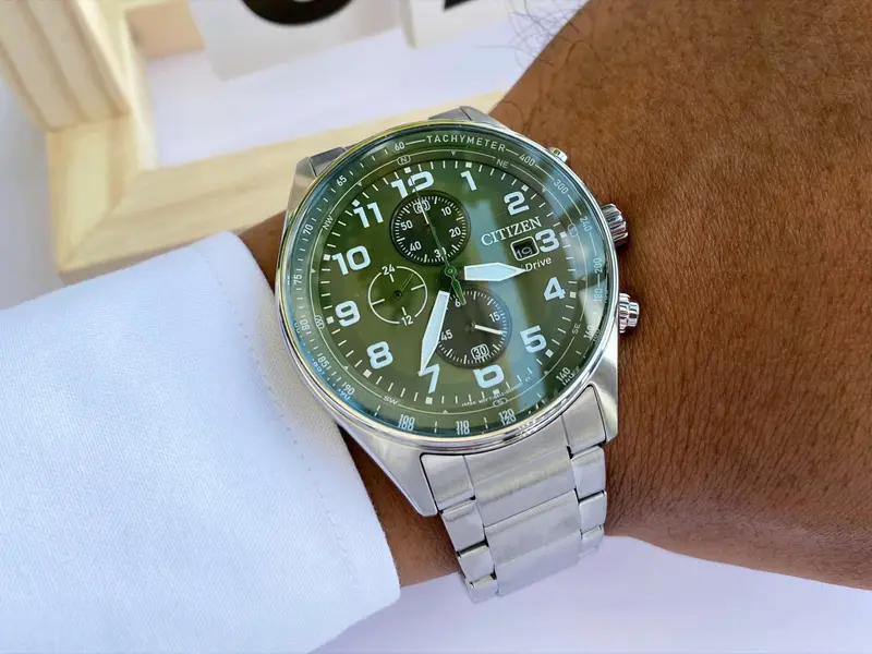 CA0770-56X שעון סיטיזן אקו דרייב סולארי לגברים | דגם חדש ומיוחג בלוח ירוק זרחני עם מספרים | שנתיים אחריות Citizen Eco Drive Chronograph 43mm Mens Watch Green CA0770-56X