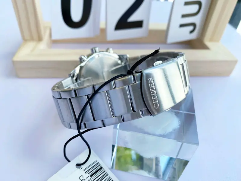 CA0770-56X שעון סיטיזן אקו דרייב סולארי לגברים | דגם חדש ומיוחג בלוח ירוק זרחני עם מספרים | שנתיים אחריות Citizen Eco Drive Chronograph 43mm Mens Watch Green CA0770-56X