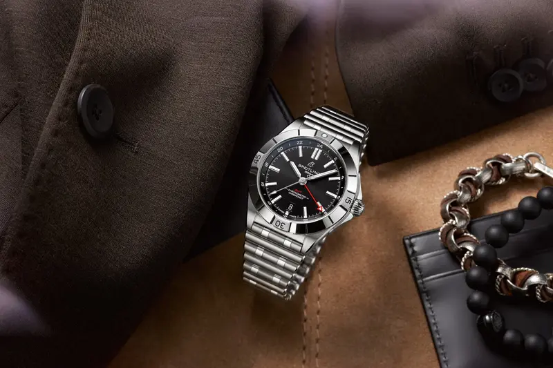 A32398101B1A1 שעון ברייטלינג כרונומט החדש יד 2 שנת 23 סט מלא | שעוון שמור מאד בלוח שחור | דגם GMT Breitling Chronomat Automatic GMT 40 Black Dial