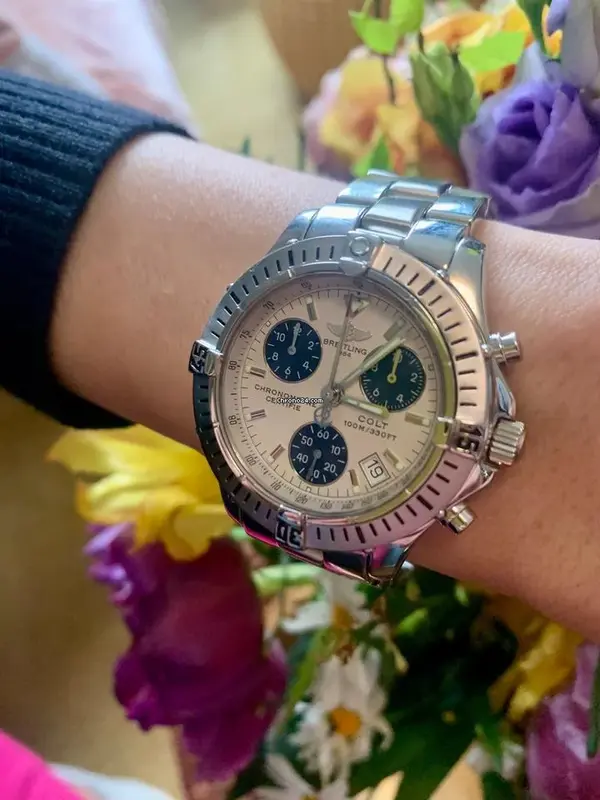 A73350 שעון יד ברייטלינג יד 2 לגברים | דגם קולט 38 מ';';מ | לוחפנדה מיוחד לבן עם כחול | שעון יוקרתי כולל אחריות | Breitling Colt Chronograph Stainless Steel Mens Watch A73350