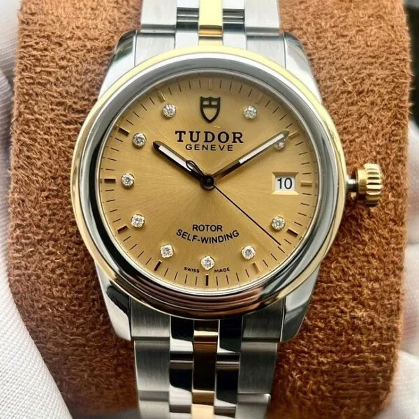 M55003-0006 שעון יד טודור יד 2 כמו חדש | דגם 36 מ';';מ יוניסקס | לוח זהב משובץ יהלומים | רצועה ובאזל זהב 18K | מגיע עם תעודת קופסא ואחריות | Tudor Glamour Date M55003-0006