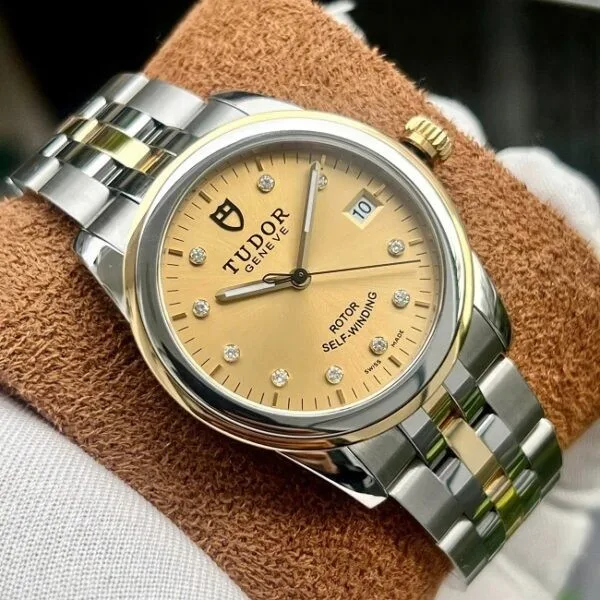 M55003-0006 שעון יד טודור יד 2 כמו חדש | דגם 36 מ';';מ יוניסקס | לוח זהב משובץ יהלומים | רצועה ובאזל זהב 18K | מגיע עם תעודת קופסא ואחריות | Tudor Glamour Date M55003-0006