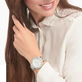 MK5353 שעון מייקל קורס לאישה יבואן רשמי | דגם כרונוגרף גדול בלוח לבן משובץ קריסטלים | שנתיים אחריות פלאנט טיים | Michael Kors Ladies Parker Watch MK5353