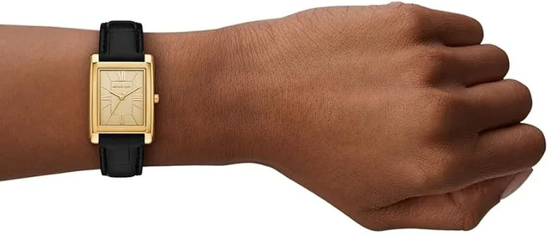 MK4965 שעון מייקל קורס חדש לאישה | יבואן רשמי 100% מקורי | דגם מלבני זהב ברצועתצ עור שחורה | שנתיים אחריות פלאנט טיים | Michael Kors Essex Women';s Watch MK4965