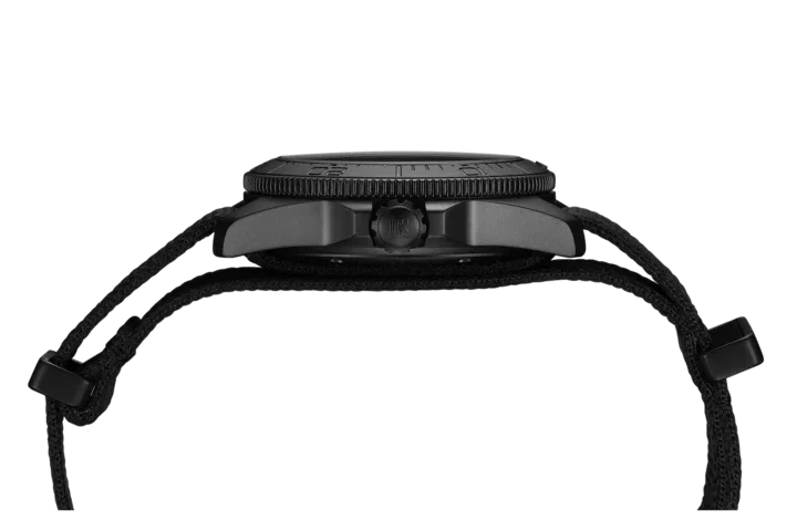 C048.807.38.051.00 שעון חדש של סרטינה לגבר | דגם מושחר מנגנון אוטומטי החדש | דגם 38 מ';';מ | ברצועת נאטו שחורה | 5 שנים אחריות יבואן רשמי | Certina DS Action Diver 38mm Powermatic 80 C0488073805100