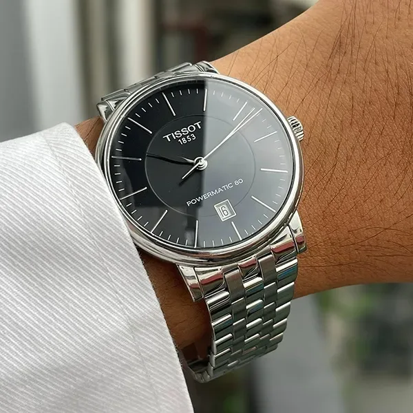 T122.407.11.051.00 שעון אוטומטי 80 שעות לגברים של טיסו | דגם חדש קלאסי אלגנטי בלוח שחור עם תאריכון | TISSOT Carson Premium 40MM Black Dial Men';s Watch T1224071105100