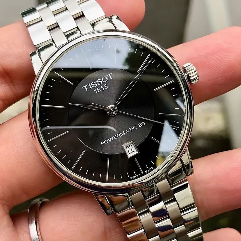 T122.407.11.051.00 שעון אוטומטי 80 שעות לגברים של טיסו | דגם חדש קלאסי אלגנטי בלוח שחור עם תאריכון | TISSOT Carson Premium 40MM Black Dial Men';s Watch T1224071105100