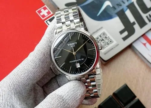 T122.407.11.051.00 שעון אוטומטי 80 שעות לגברים של טיסו | דגם חדש קלאסי אלגנטי בלוח שחור עם תאריכון | TISSOT Carson Premium 40MM Black Dial Men';s Watch T1224071105100