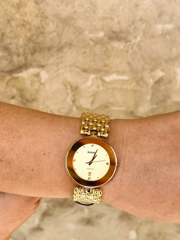 R-37432126 שעון יד ראדו פלורנס יד 2 לנשים| דגם זהב הגדול כולל כרטיסים וקופסא | שעון זהב בלוח זהב כולל אחריות | Rado Florence R48743263 Men';s Watch