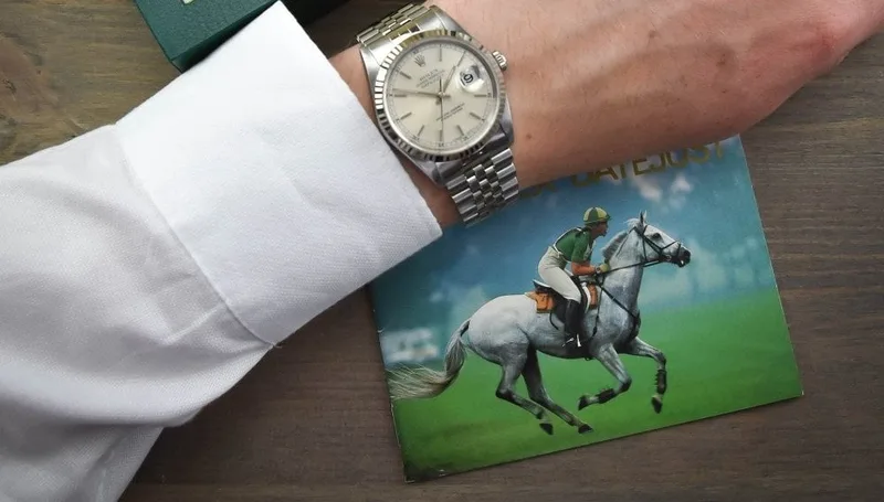 16234 רולקס דייג';אסט 36 ממ - יוניסקס | שעון כסוף בלוח כסוף מתאים לאספנים | סט מלא כולל כל הספרים וקופסת עץ | שעון לאחר טיפול | באזל זהב לבן רצועת ג';ובלי | ללא פוליש | Rolex Datejust 16234 Silver Inde