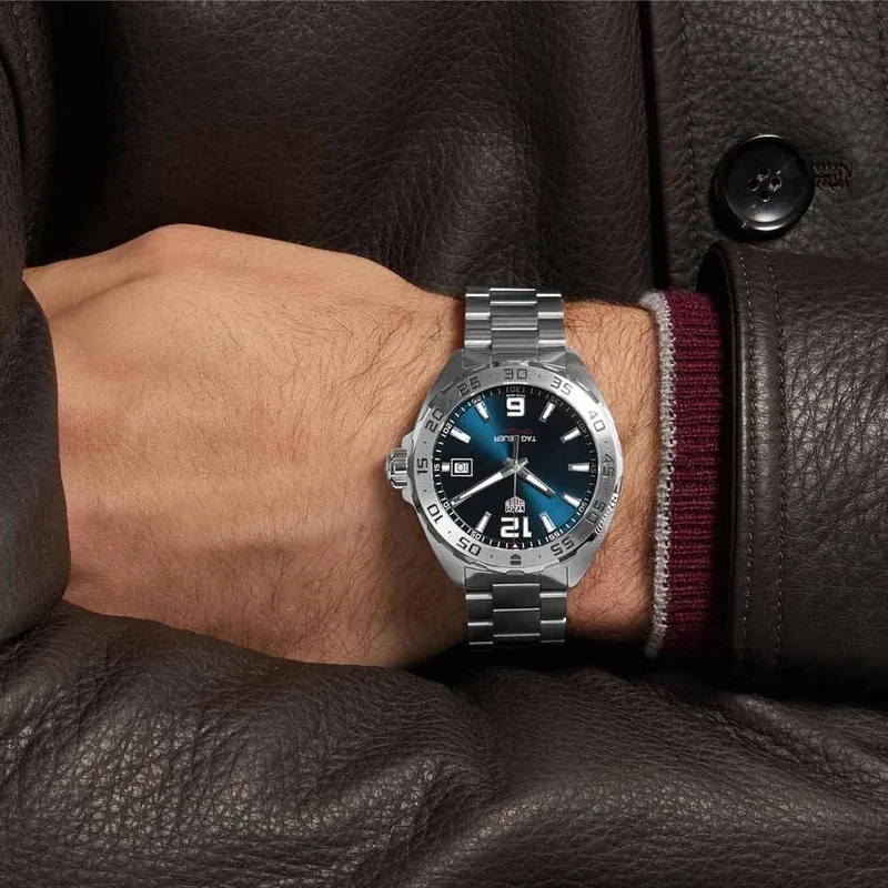 WAZ1118.BA0875 שעון טאג הויאר יד 2 לגברים מסדרת פורמולה 1 | לוח כחול זרחני מהמם | שעון שמור מאד כולל קופסא ומדריכים | עם אחריות | 200 מטר | Tag Heuer Formula 1 - Quartz, 41 mm, Steel WAZ1118.BA0875