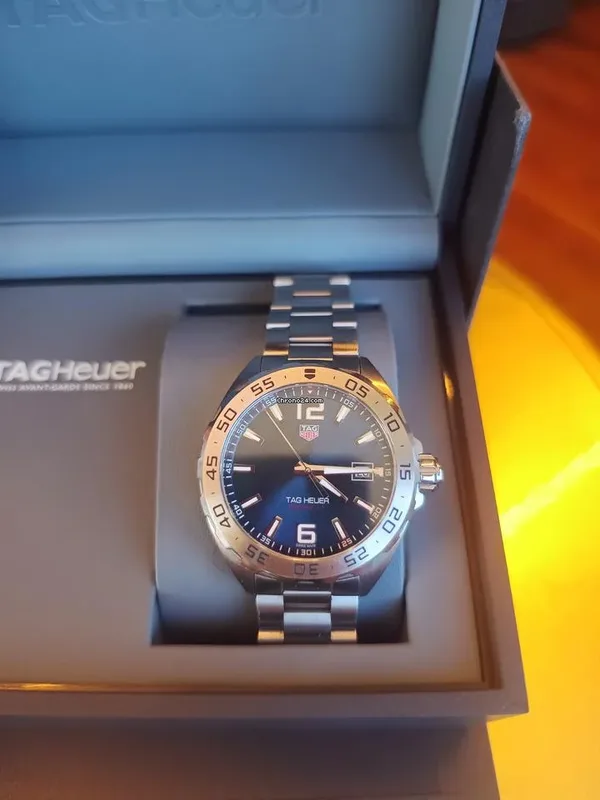 WAZ1118.BA0875 שעון טאג הויאר יד 2 לגברים מסדרת פורמולה 1 | לוח כחול זרחני מהמם | שעון שמור מאד כולל קופסא ומדריכים | עם אחריות | 200 מטר | Tag Heuer Formula 1 - Quartz, 41 mm, Steel WAZ1118.BA0875