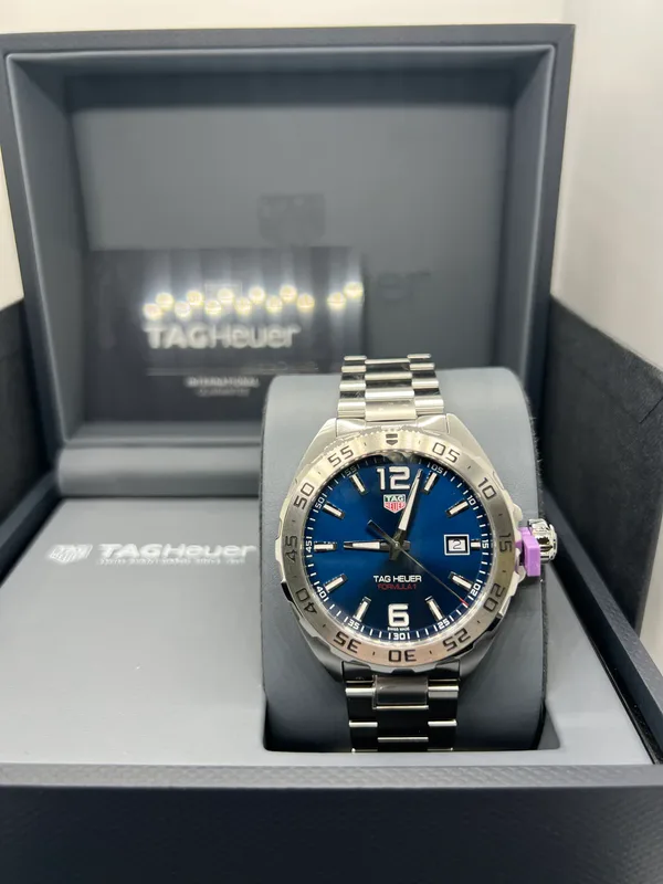 WAZ1118.BA0875 שעון טאג הויאר יד 2 לגברים מסדרת פורמולה 1 | לוח כחול זרחני מהמם | שעון שמור מאד כולל קופסא ומדריכים | עם אחריות | 200 מטר | Tag Heuer Formula 1 - Quartz, 41 mm, Steel WAZ1118.BA0875