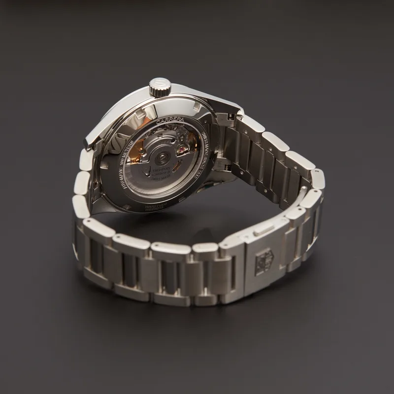 WAR211C.BA0782 שעון טאג הויאר אוטומטי לגברים מסדרת קררה היוקרתית | שעון יד 2 שמור מאד | לוח אפור סאנריי מיוחד | אחריות קופסא וספרים | גב אחורי שקוף | קליבר 5 המוצלח | TAG Heuer WAR211C.BA0782