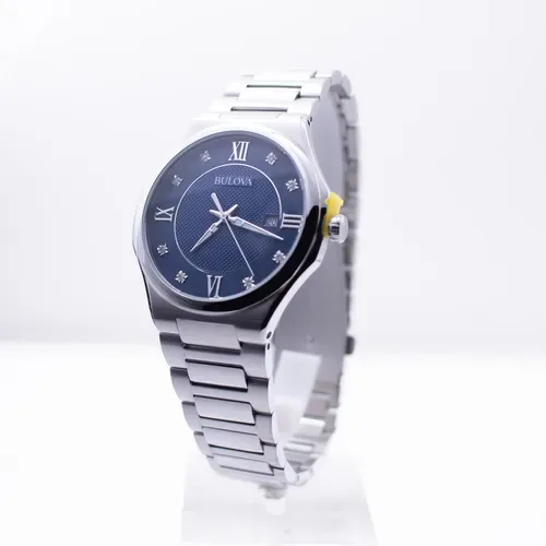 96D156 שעון יד בולובה אלגנטי ספורטיבי לגברים | דגם בלוח שחור מיוחד משובץ 8 יהלומים | שנתיים אחריות | מלאי מוגבל | Bulova Men';s 96D156 Diamond Accent Watch