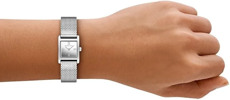 MK4961 מייקל קורס לאישה | דגם חדש כסוף בלוח רומי | דגם מלבני ברצועת רשת | שנתיים אחריות | מלאי מוגבל | Michael Kors Georgie 20mm Ladies Watch Silver MK4961