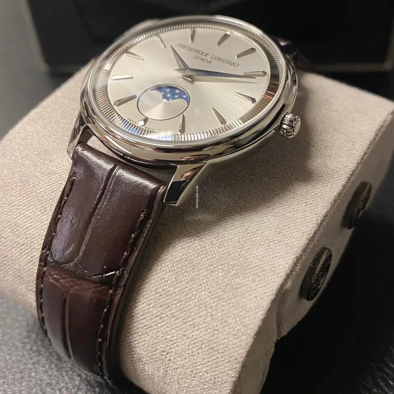 FC-206S3S6 שעון פרדריק קונסטנט מהסדרה החדשה | דגם יוניסקס ברצועת עור | לוח סאנריי עם תצוגת ירח | אחריות יבואן רשמי | Classics Moneta Moonphase FC-206S3S6