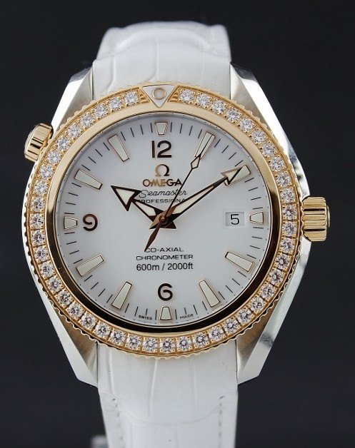 שעון אומגה יד 2 מדהים ביופיו סימאסטר קו אקסיאל יוניסקס 42 מ';מ 18 קראט באזל ושיבוץ מקורי מהחברה | OMEGA PLANET OCEAN 600M CO-AXIAL 42 MM 222.28.42.20.04.001 DIAMOND Steel & 18K red gold on leather stra