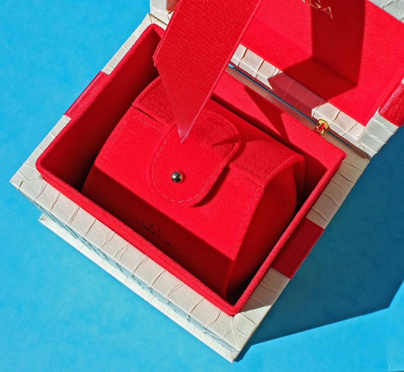 שעון אומגה יד 2 מדהים ביופיו סימאסטר קו אקסיאל יוניסקס 42 מ';מ 18 קראט באזל ושיבוץ מקורי מהחברה | OMEGA PLANET OCEAN 600M CO-AXIAL 42 MM 222.28.42.20.04.001 DIAMOND Steel & 18K red gold on leather stra