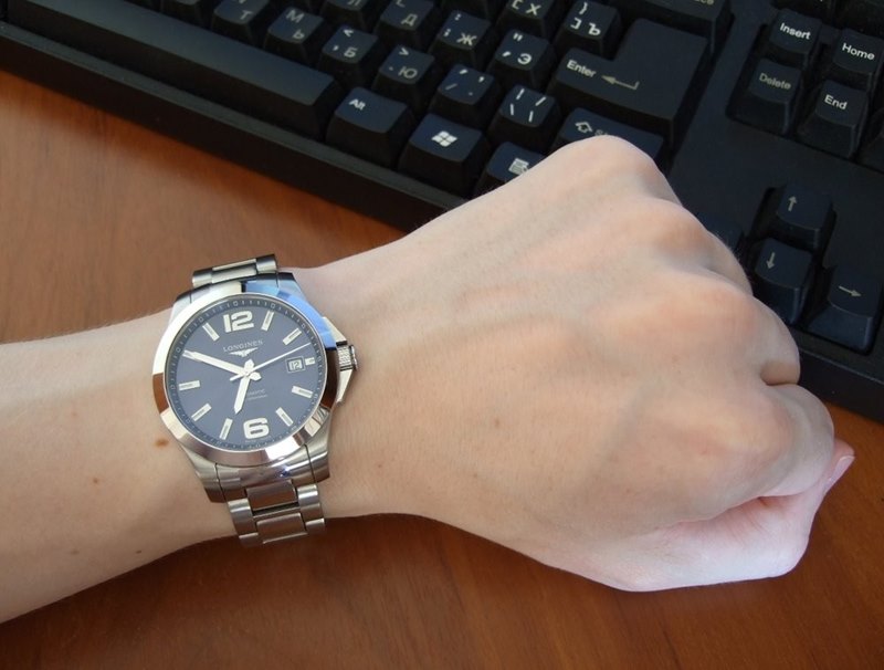 שעון יד לונג';ין אוטומטי לגברים יד שנייה | לוח כחול מרשים | סט מלא כולל קופסא וכרטיס יצרן | שנה אחריות | חנות שעונים יד 2 בראשון לציון | Longines Conquest L36764996 Automatic Men';s Watch