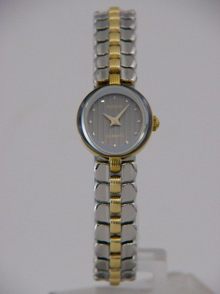 שעון ראדו עדין לנשים דגם משולב זהב וכסף חדש נמכר מתצוגה כיד 2 | שנה אחריות | שעוני ראדו יד 2 כולל שנה אחריות | Rado Crysma Mini R41766103 Wrist Watch for Women